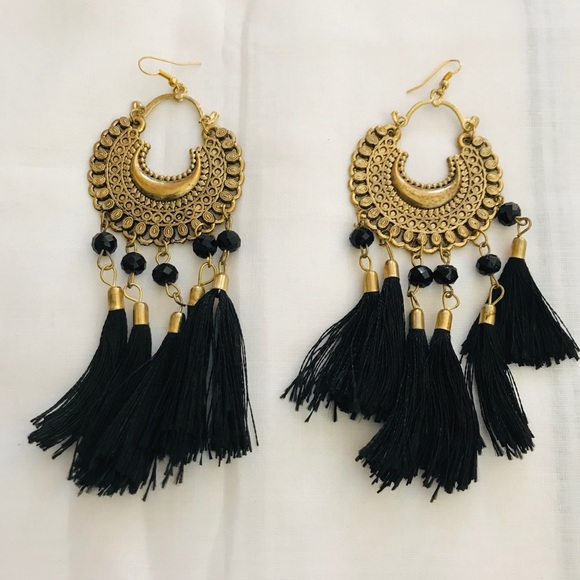 @staga Jewelry - Stand Out Tassel Earrings / CODE: ER 58